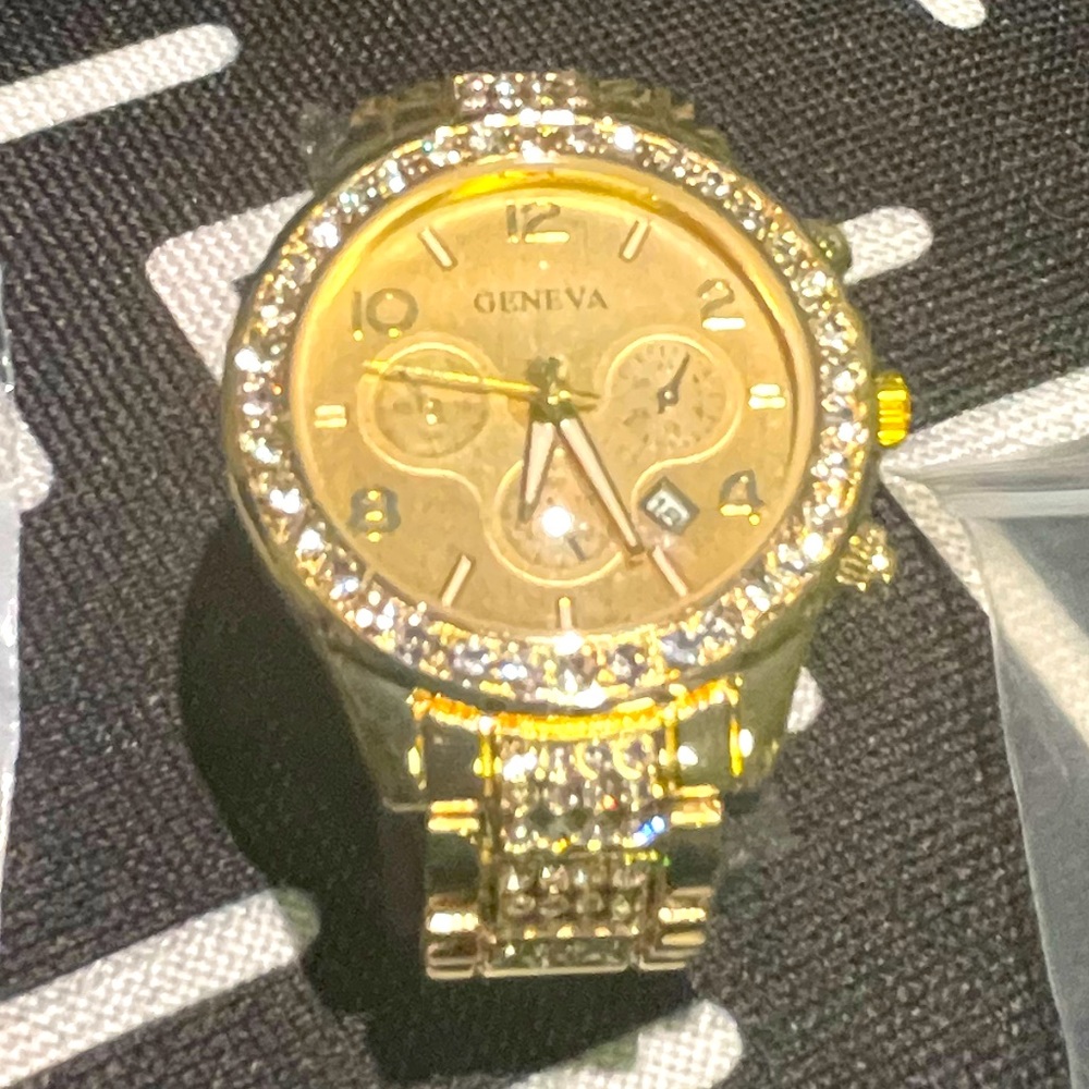 Gold watch with rhinestone embellishments! includes additional pieces